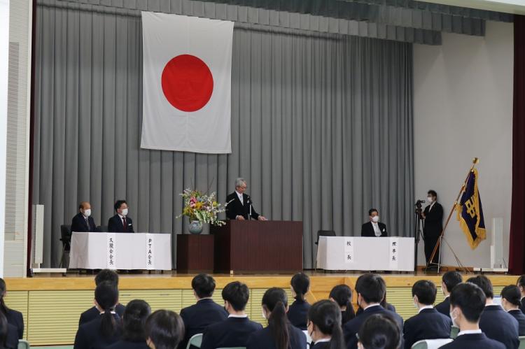 学校長式辞の様子